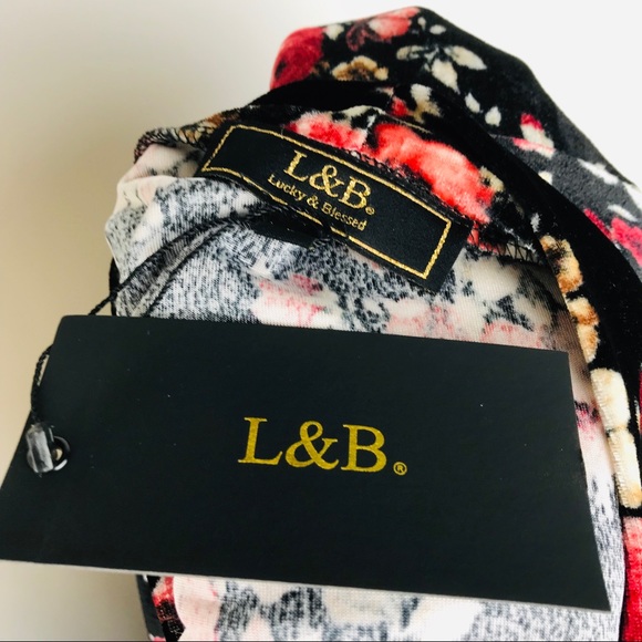 L & B Floral Print Bell Sleeve Choker Top - Picture 5 of 6